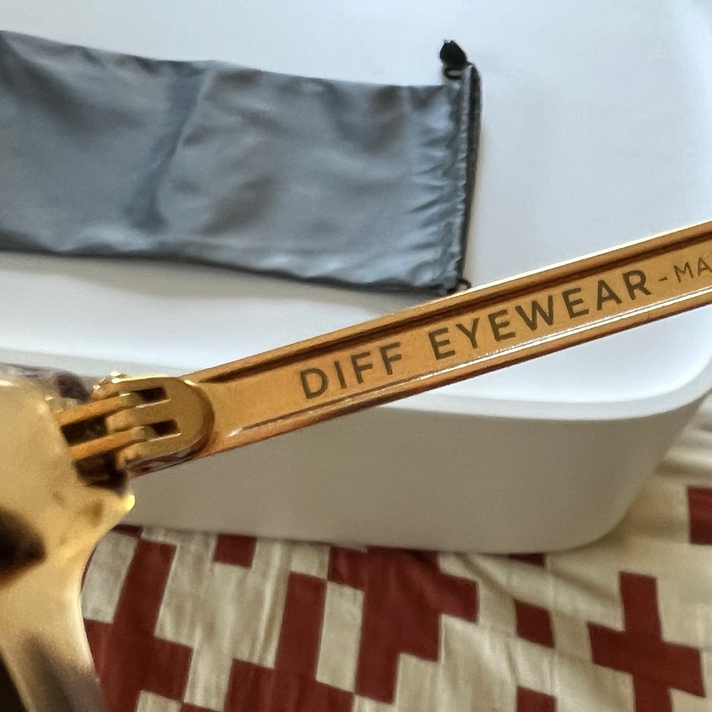 Diff Bella Sunglasses - image 2